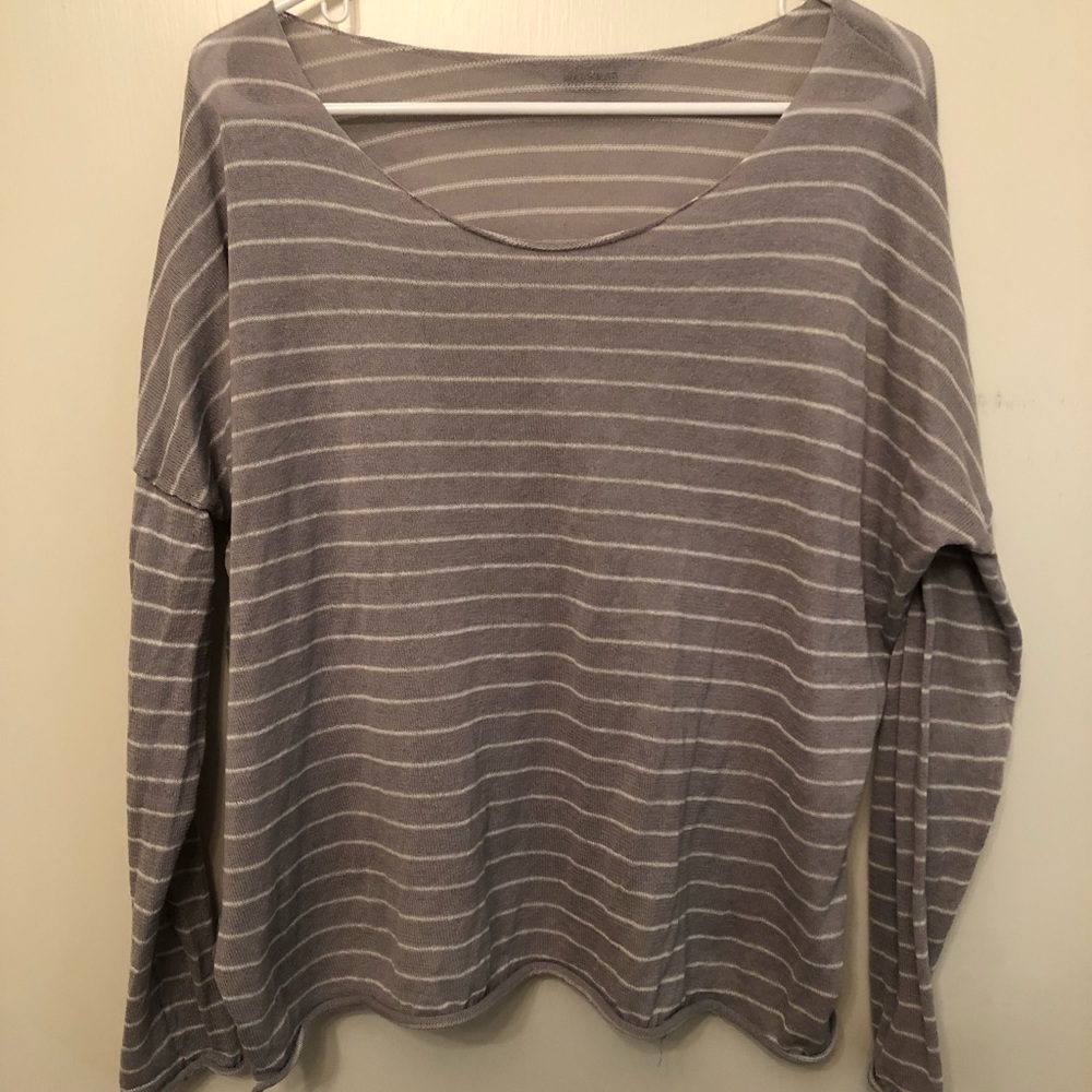 Long sleeve grey and white stiped shirt